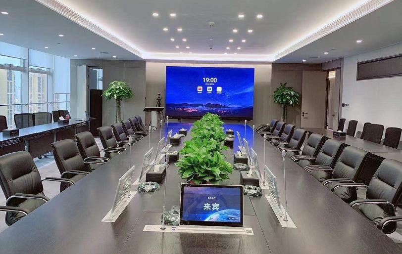 证卷交易所智能触摸一体机科技元素与视觉呈现